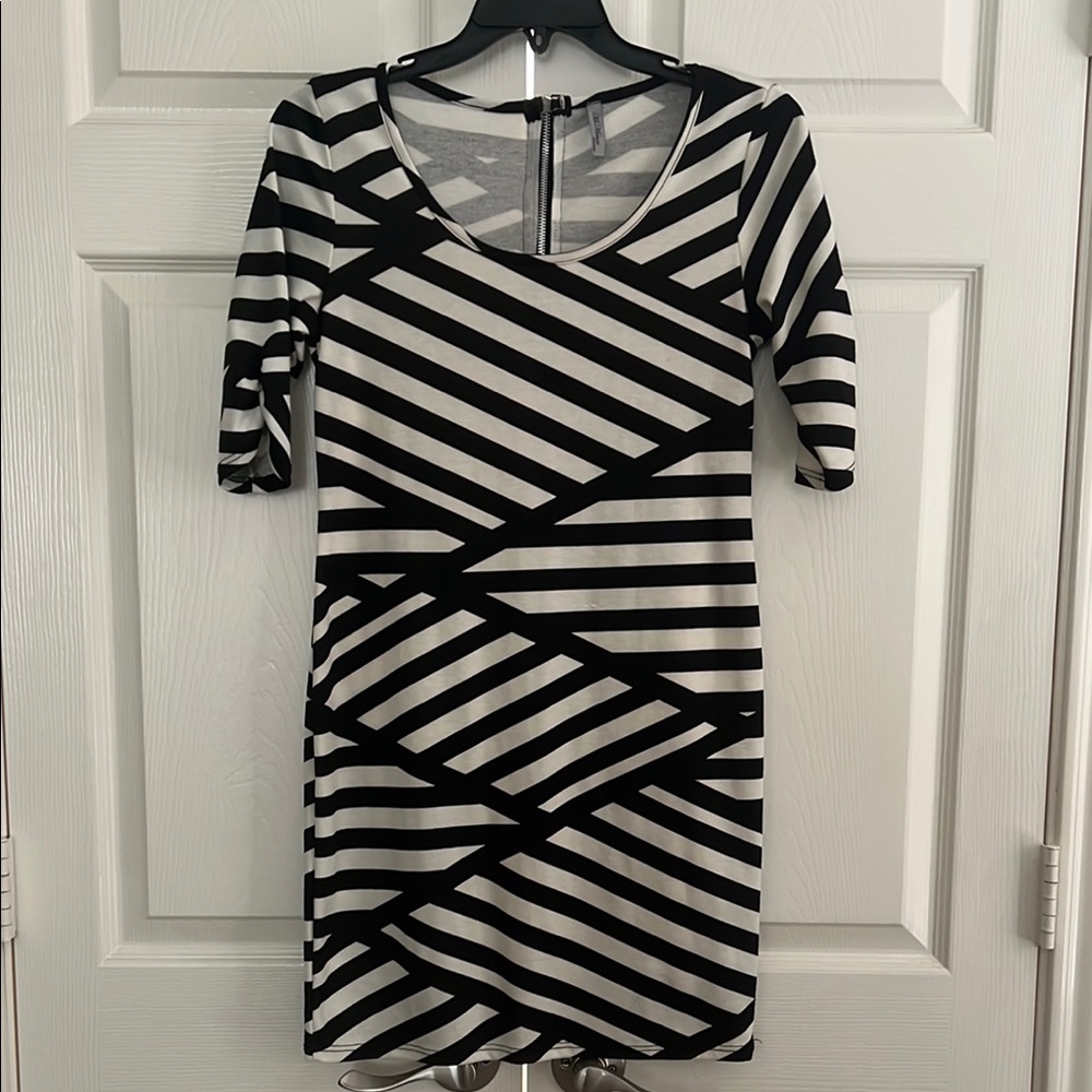 Black and White Bodycon Mini Dress with Scoop Neck